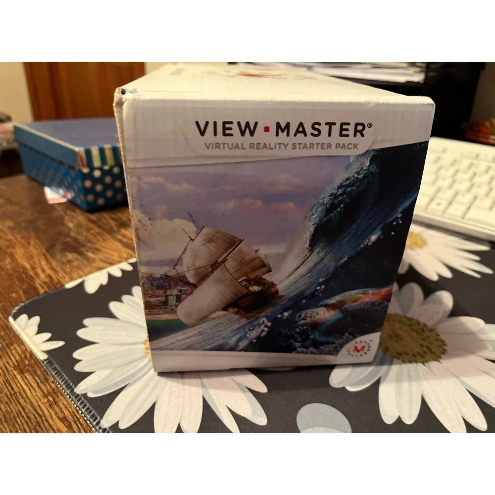 View Master Virtual Reality Starter‎ Pack VR Headset Viewer Wildlife Experience
